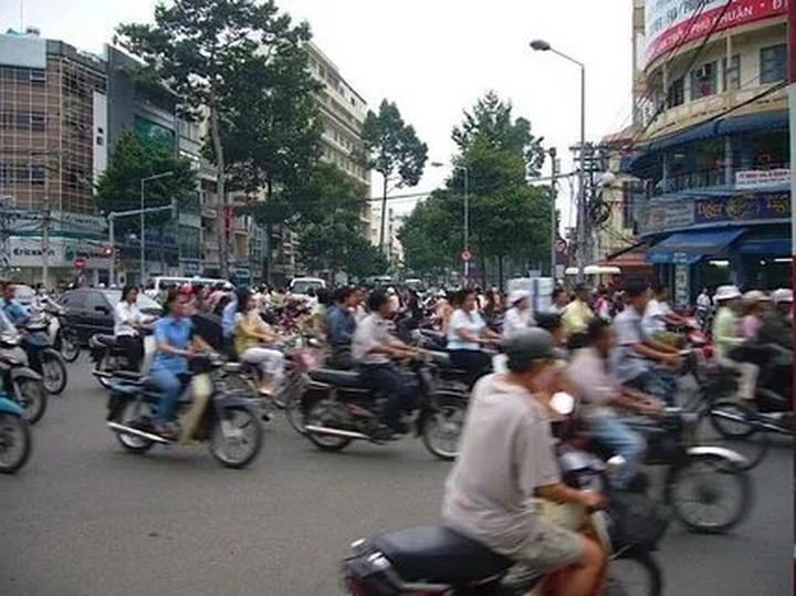 Nội dung: Trong một bóng mát trong mùa hè nóng bỏng, một cột mốc trong lịch sử nhạc